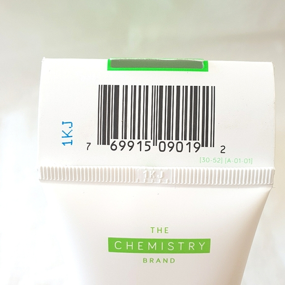 The Chemistry Brand Heel Chemistry 100ml Remove Hard Skin Heels For Sandal Feet - Picture 9 of 9